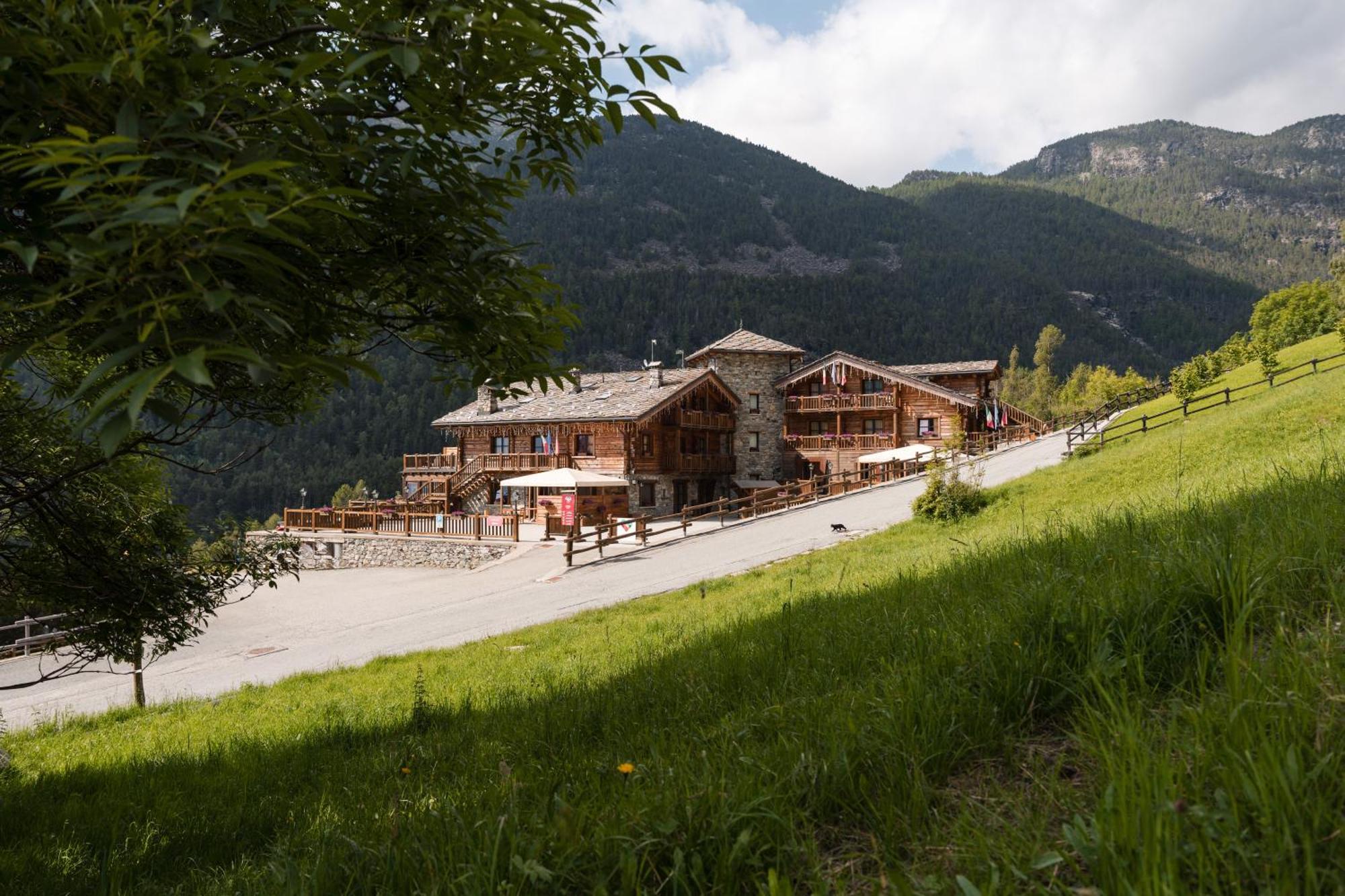 Silou Retreat Otel Champdepraz Dış mekan fotoğraf